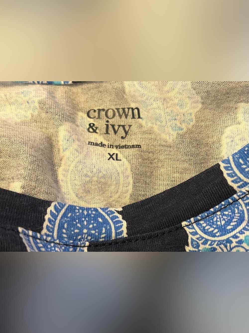 $6💙Bundled Crown & Ivy Shirt - Picture 2 of 6